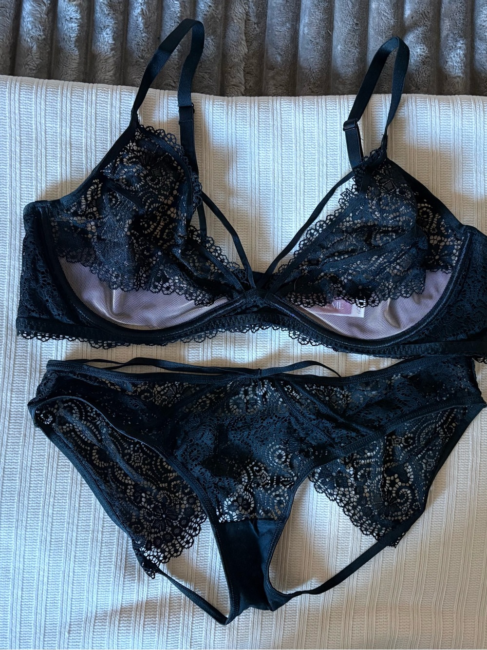 Adore Me Black Lace Peekaboo Bra 40C & Bikini Set XL Crotchless Panty Sexy